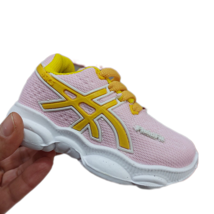 کفش اسپورت بچگانه