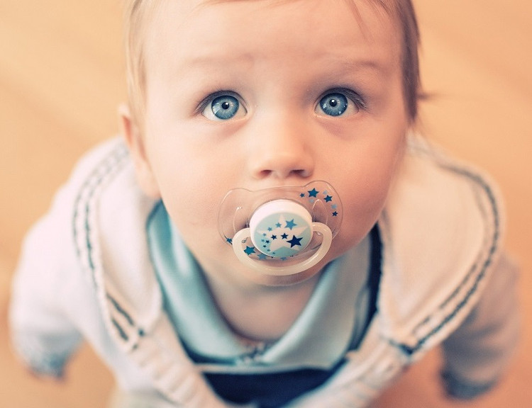 پستانک نوزادی