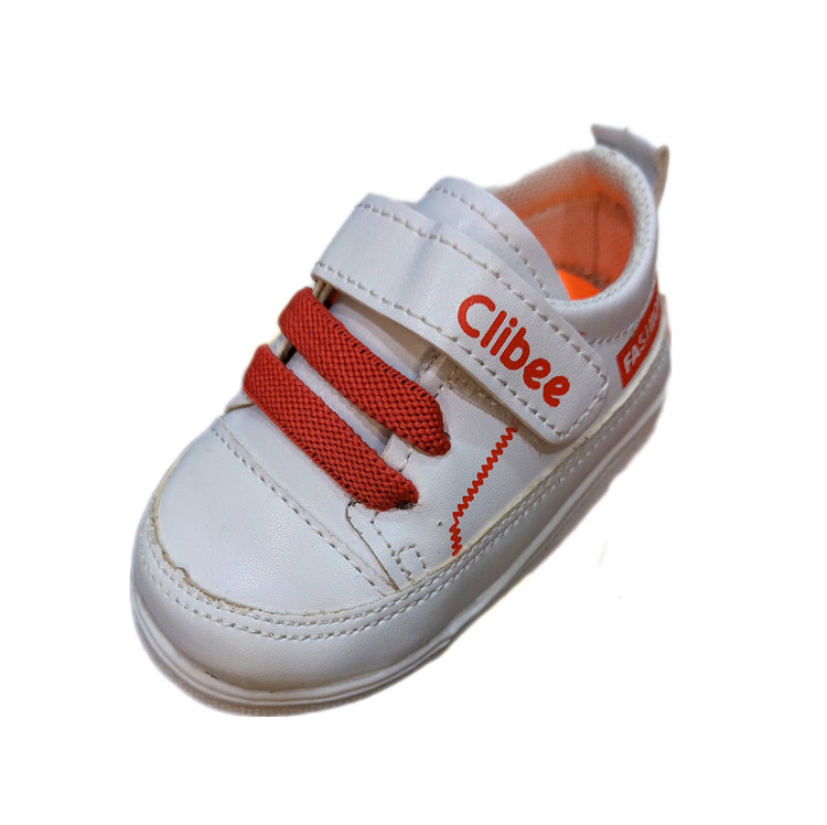 کتونی سفید بچگانه