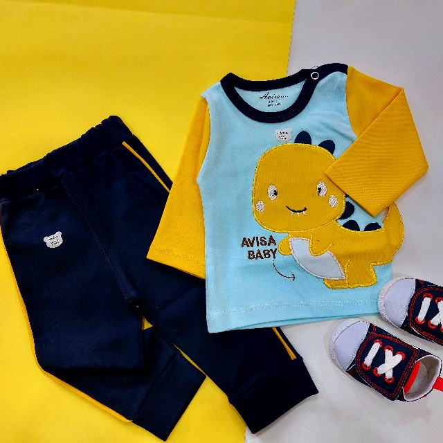 لباس بچگانه