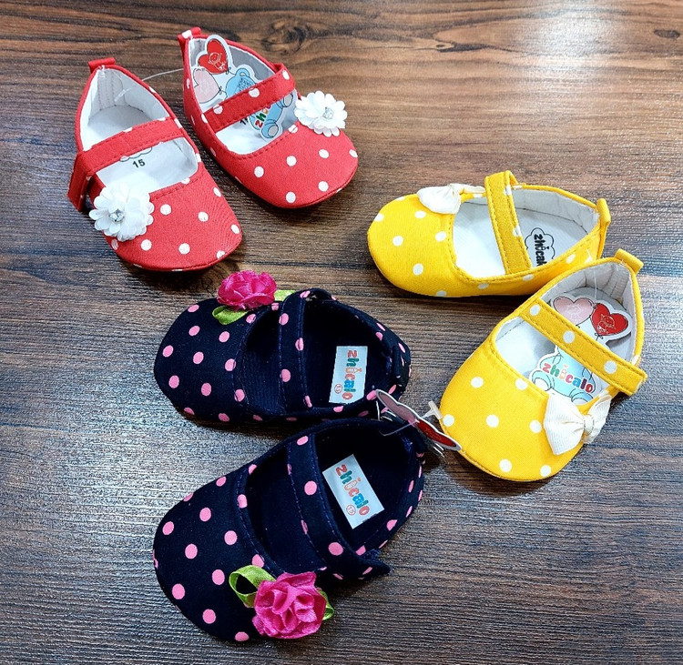 پاپوش نوزاد دختر