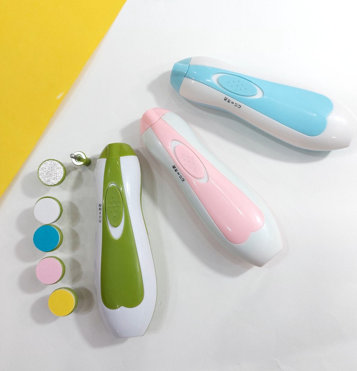 کوتاه کردن ناخن کودک