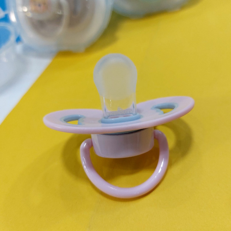 پستانک سیلیکونی