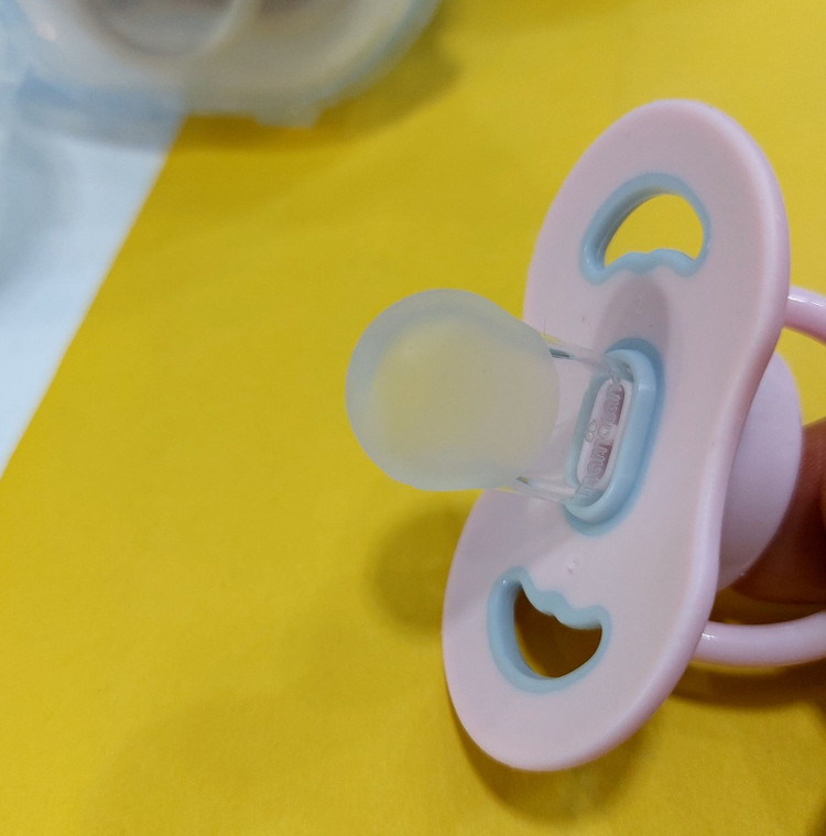 پستانک کودک