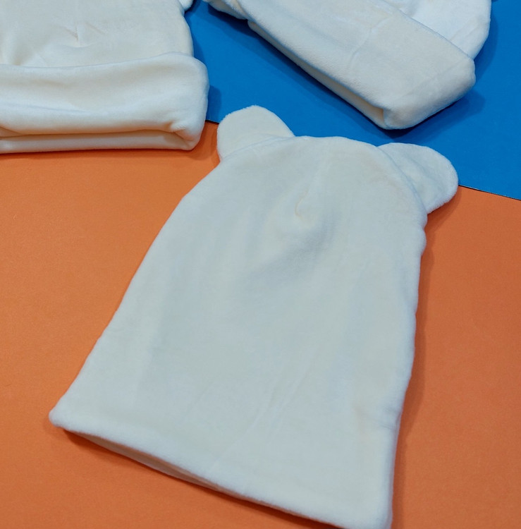 کلاه مخمل بچگانه