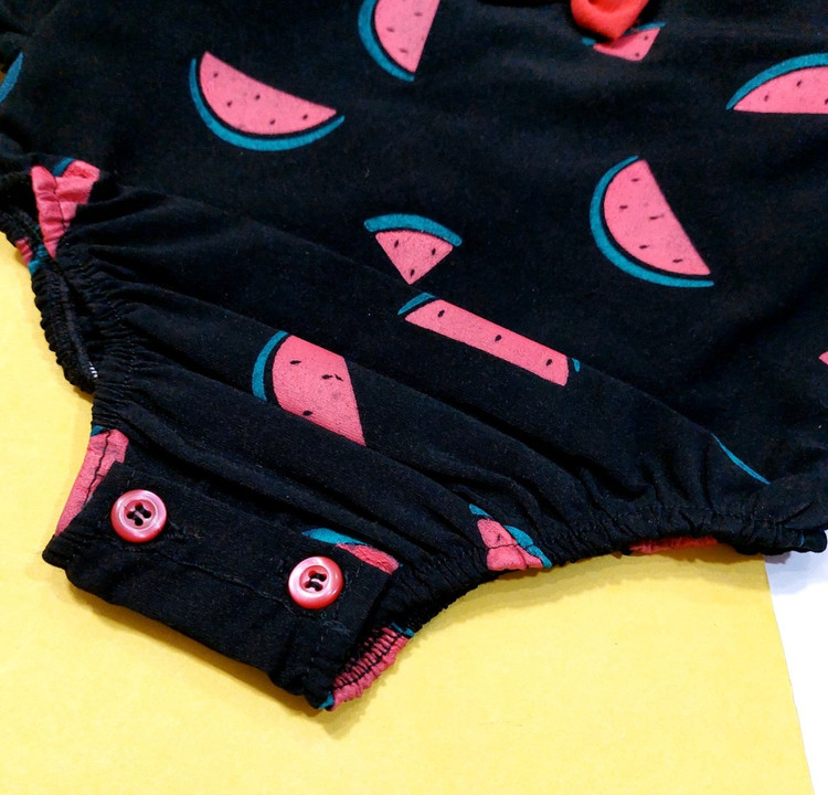 لباس بچگانه