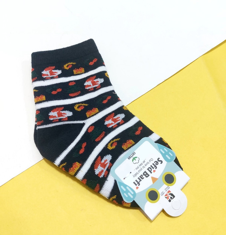 جوراب بچگانه