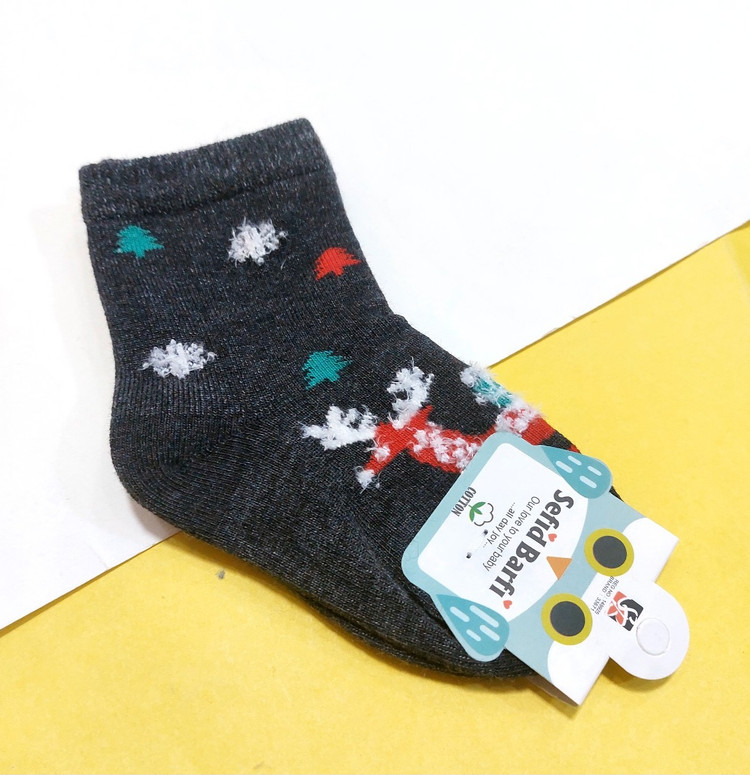 جوراب بچگانه