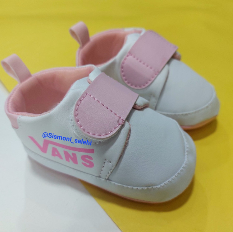 پاپوش نقلی نوزاد