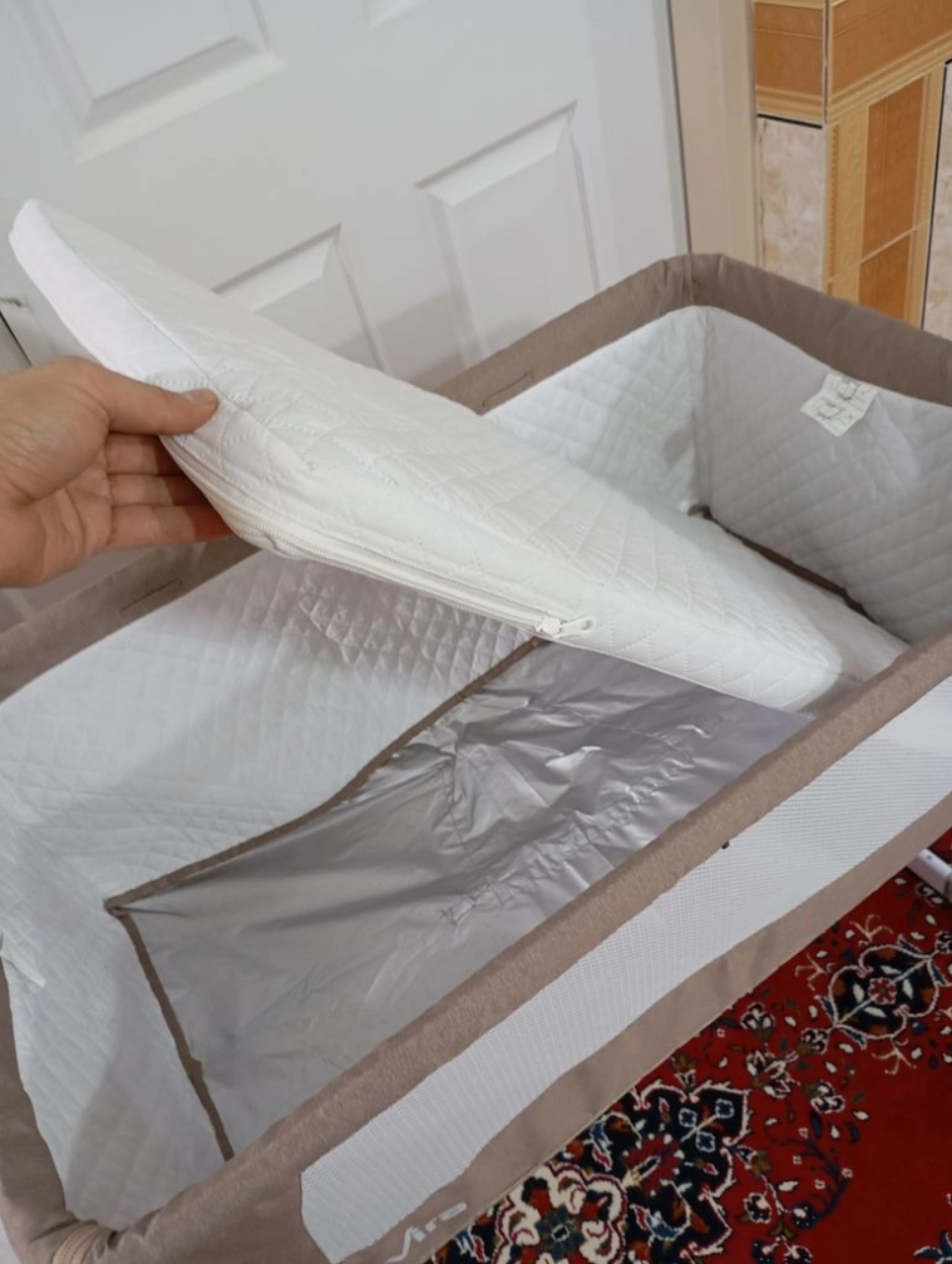 تخت کنار مادر دلیجان