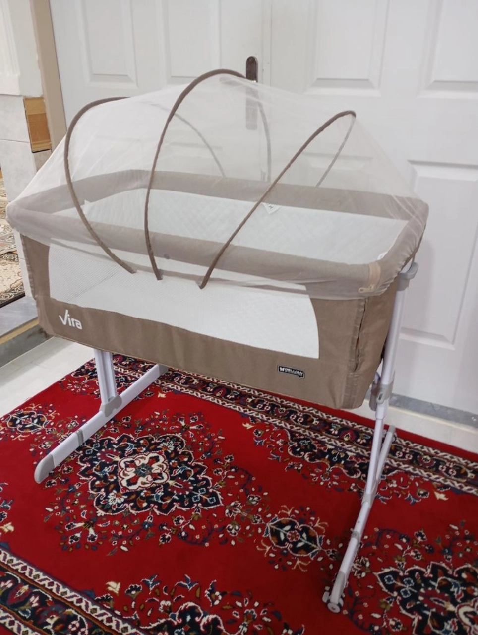 تخت کنار مادر دلیجان