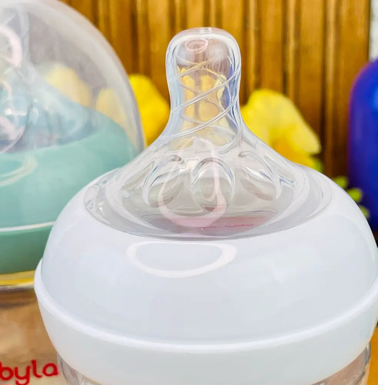 شیرخوری نیو بورن بیبی لند