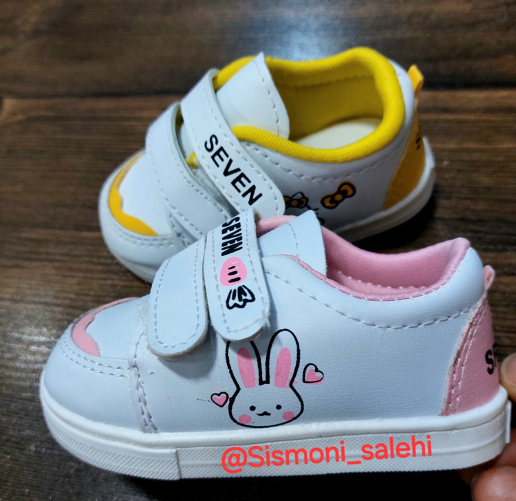 ونس سفید بچگانه