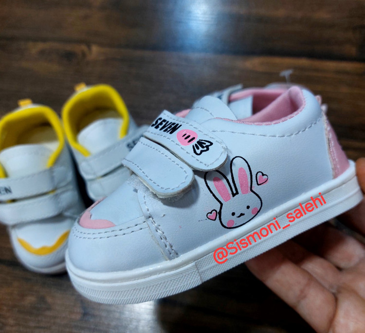 خرید کفش سوتی بچگانه سفید با قیمت مناسب