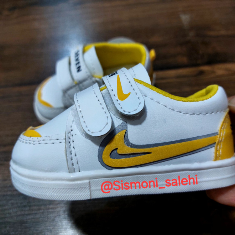 خرید کفش سوتی نایک بچگانه با قیمت استثنایی و ارسال فوری