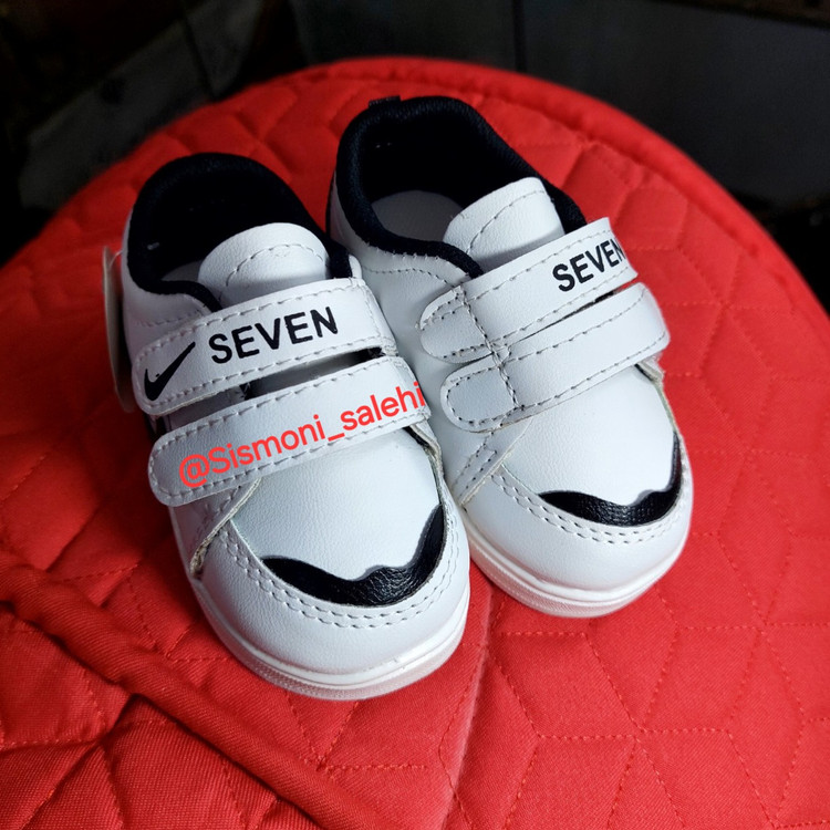 کفش سفید نایک بچگانه