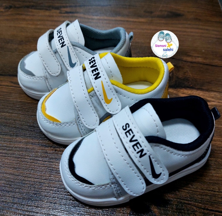 ونس سفید ۲ چسبی بچگانه