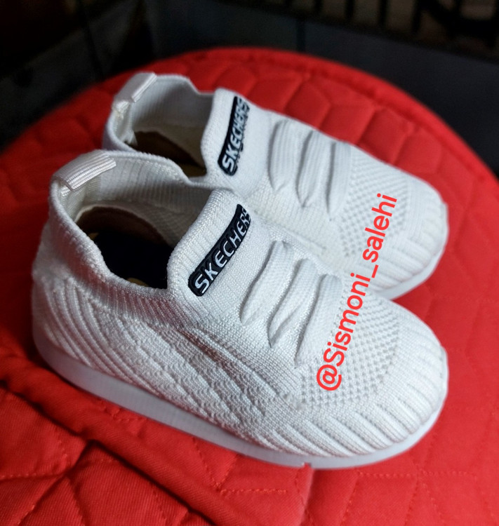 کفش صدادار بچگانه