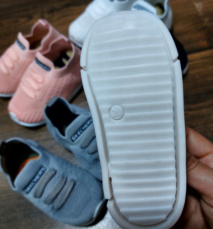 کفش اسکیچرز