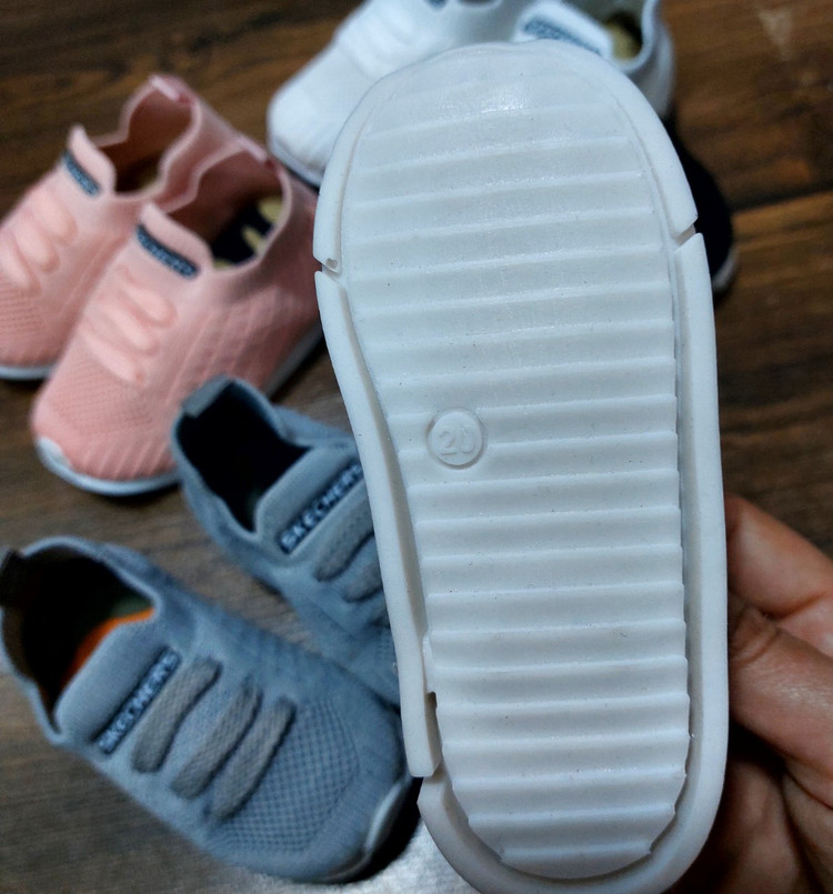 کفش اسکیچرز