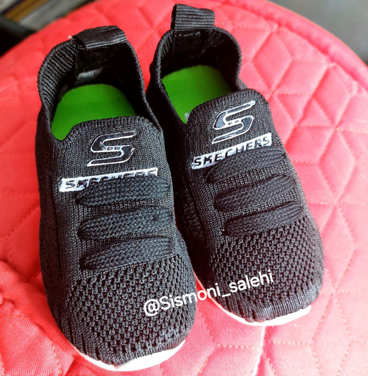 کفش اسکیچرز بچگانه