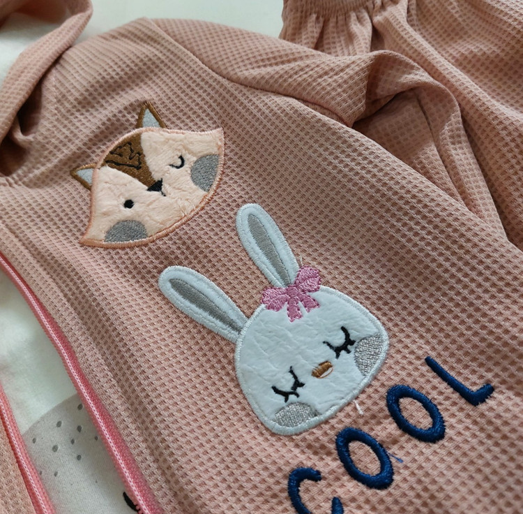 ست لباس بچگانه