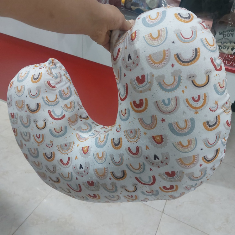 بالش شیردهی و نشستن c شکل کودک