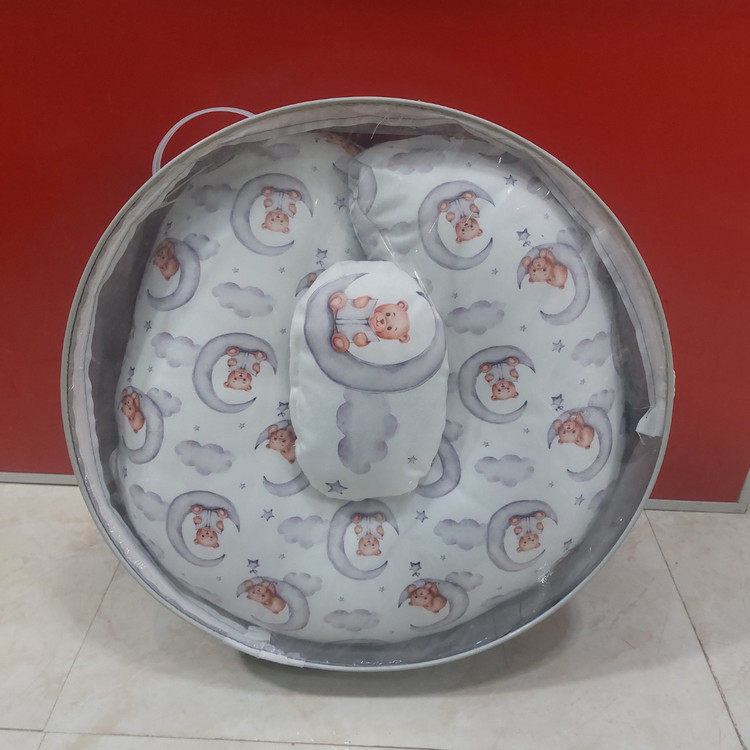 بالش شیردهی و نشستن c شکل کودک